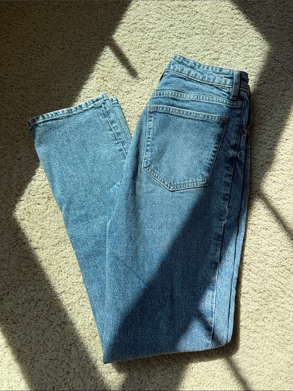 H&M Straight-Leg Women's Jeans in Mid Blue Wash